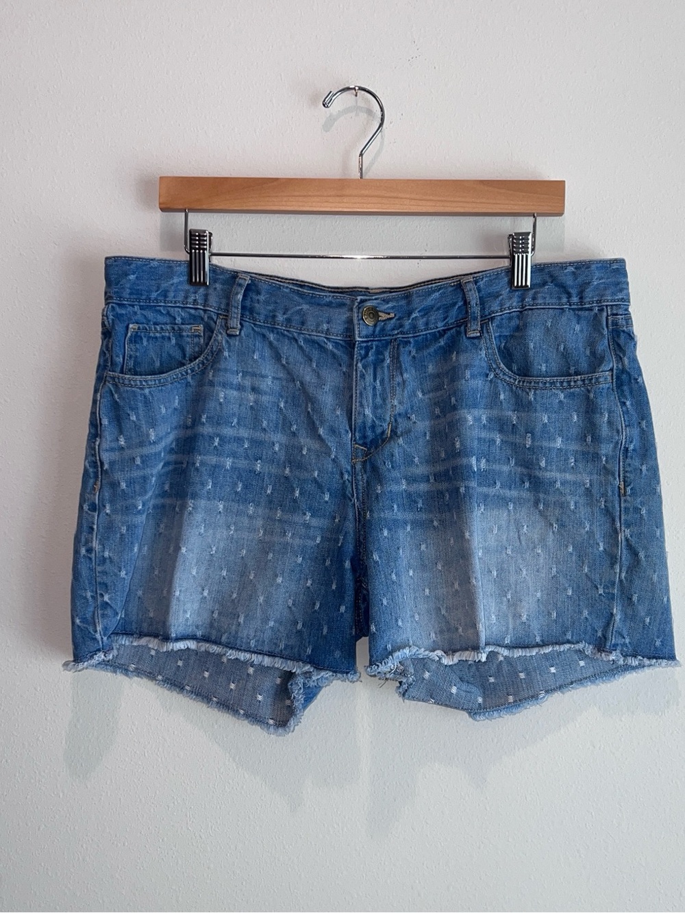 Old Navy Coquette Americana All Over Swiss Dot Raw Hem Mid Rise Denim Shorts 14